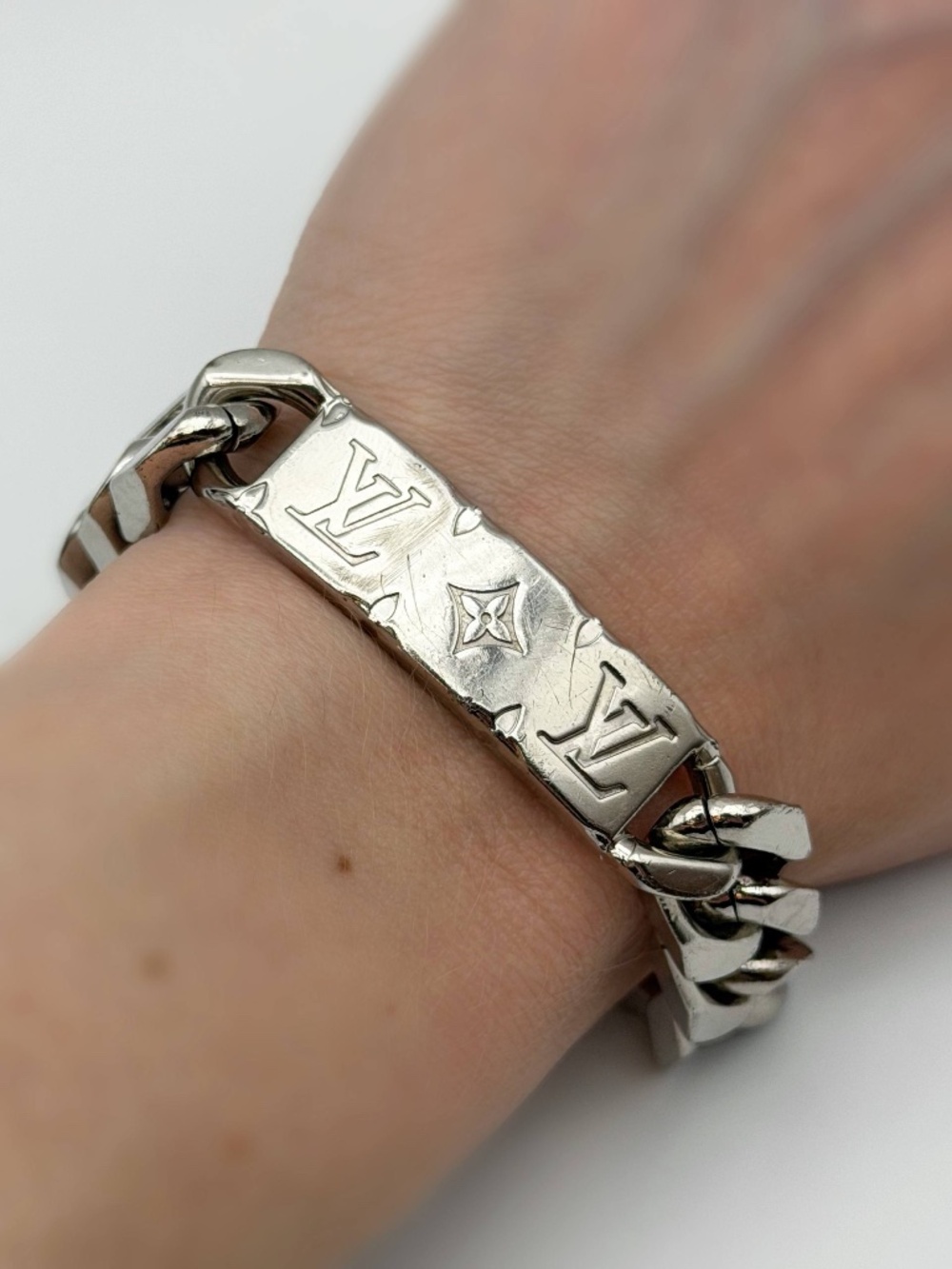 Authentic Louis Vuitton Logo Monogram Chain Bracelet Silver tone Italy M00270 - Picture 5 of 12